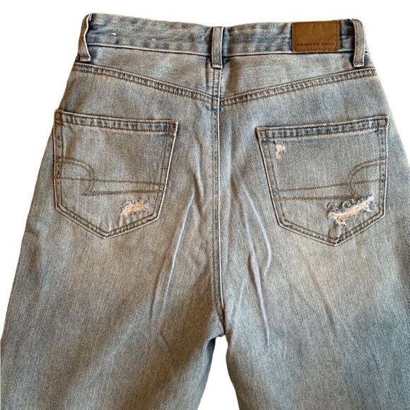 America Eagle jeans curvy mom light wash, distressed, size 0 - Picture 3 of 11